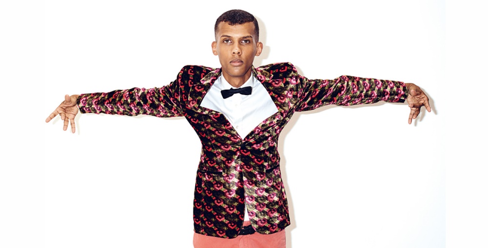 Stromae posing 